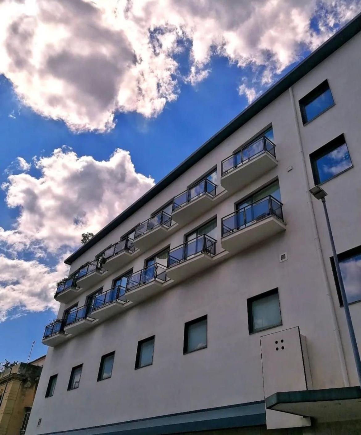 Hotel Cineapollo - Ogni Camera Un Film! Messina Eksteriør bilde